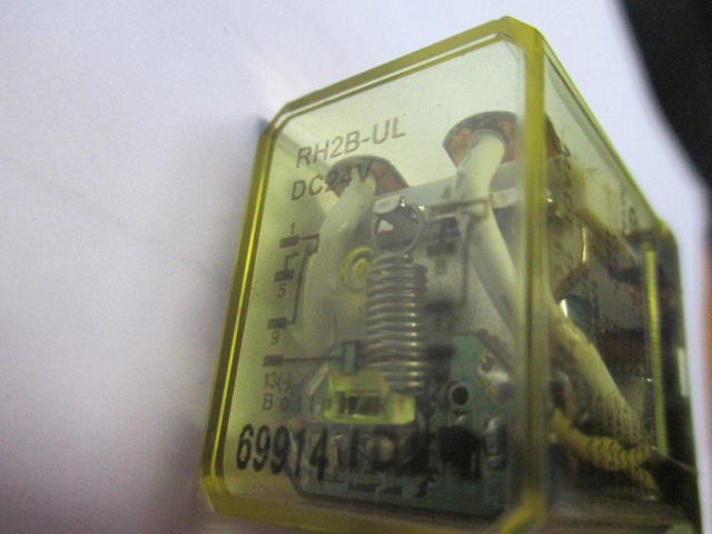 ���� RATING (RH2B-UL)  10�, 24� AC, 240� AC